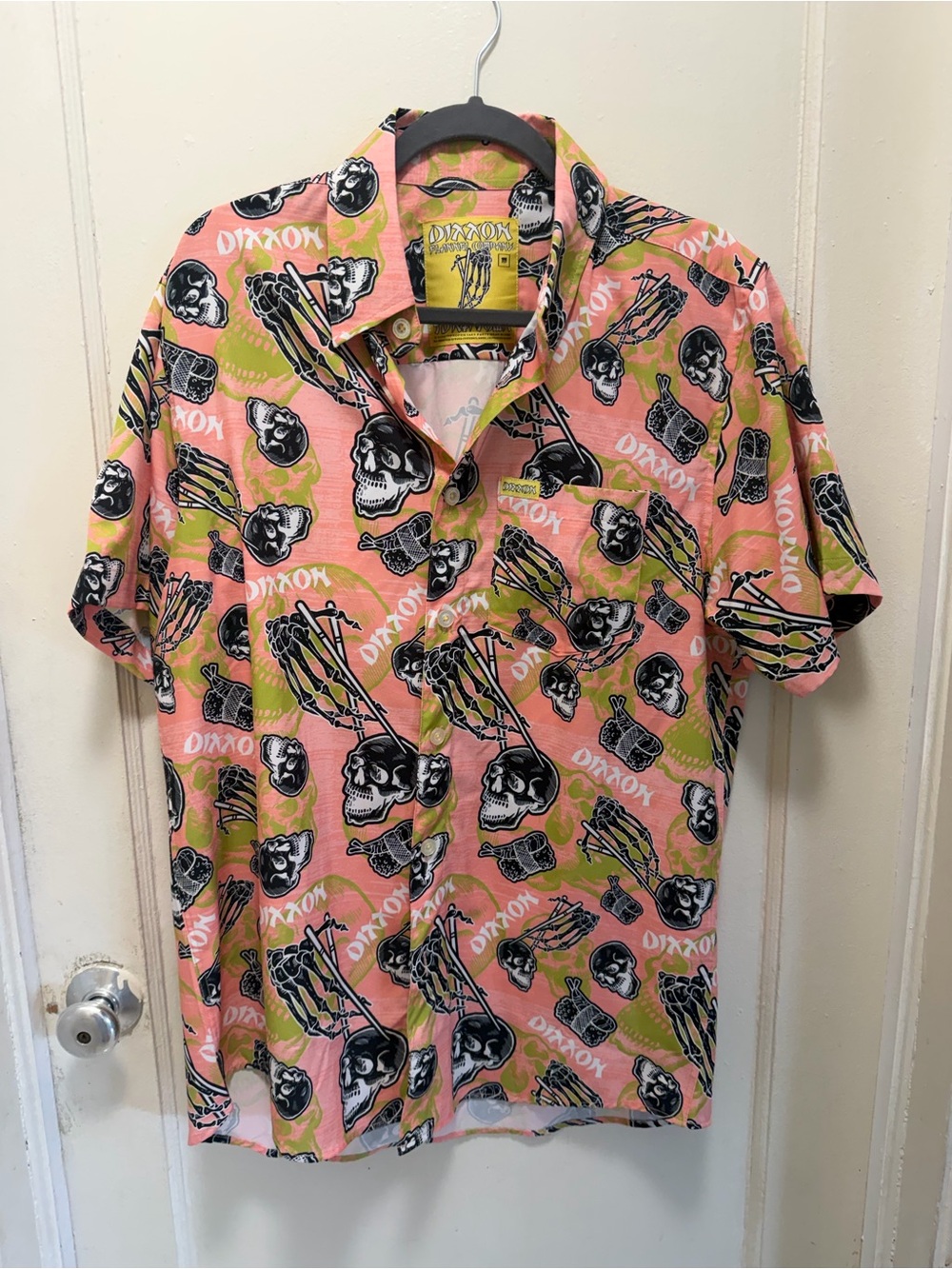 Dixxon Flannel Co Shirt Mens Tuna Town Short Sleeve Party Shirt Pink size medium